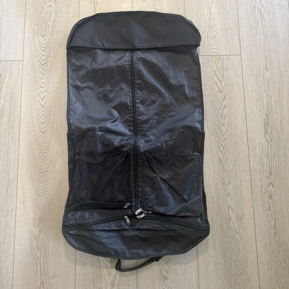 American Tourister Black Garment Bag Suit Travel Foldable Zipper